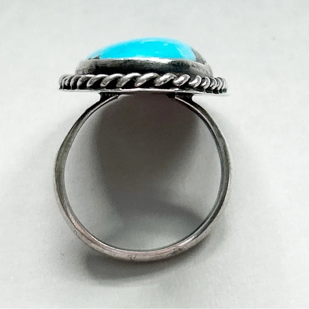 Vintage Southwestern Turquoise Sterling Silver Ring - Picture 8 of 11